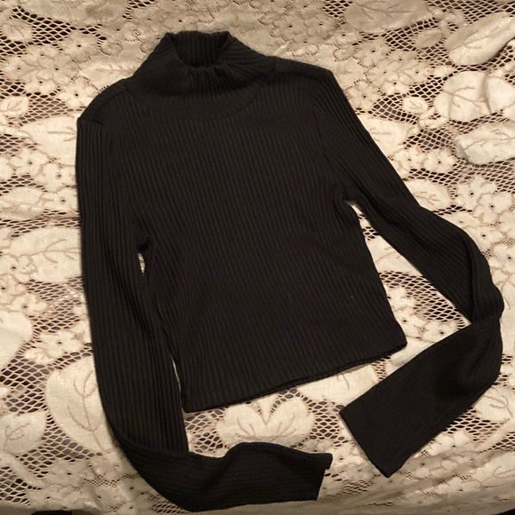 Turtle neck crop - Picture 2 of 3